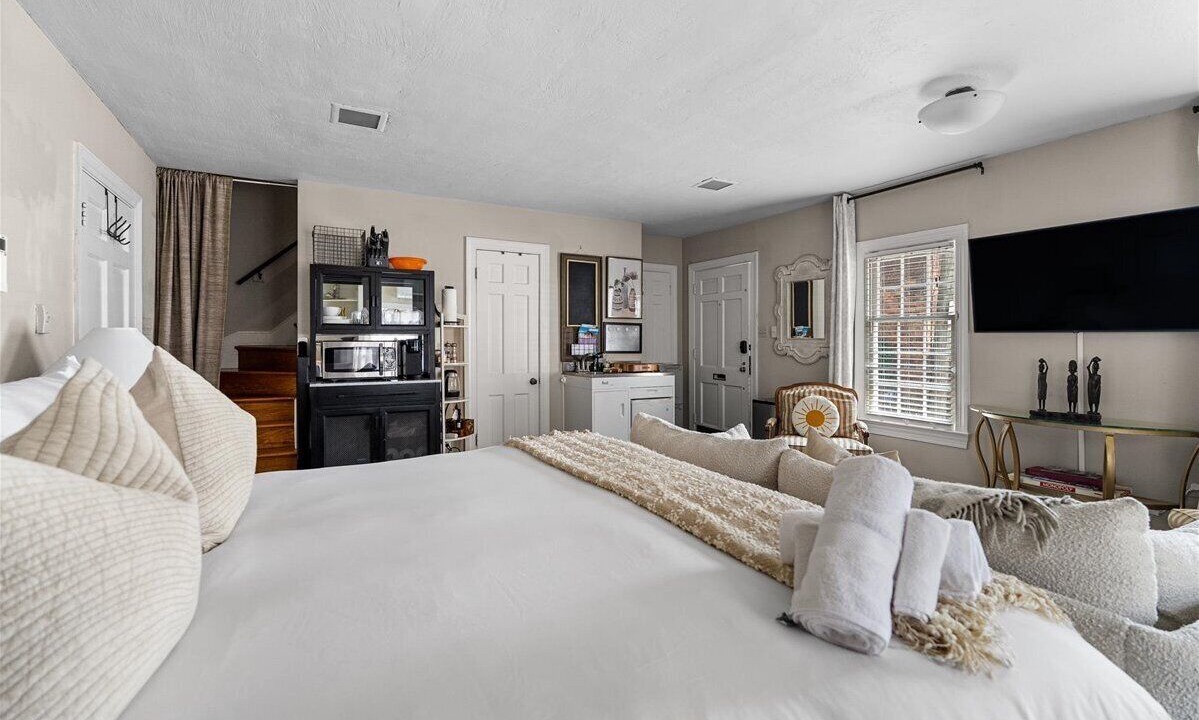Photo of Bedroom in Old Town Alexandria