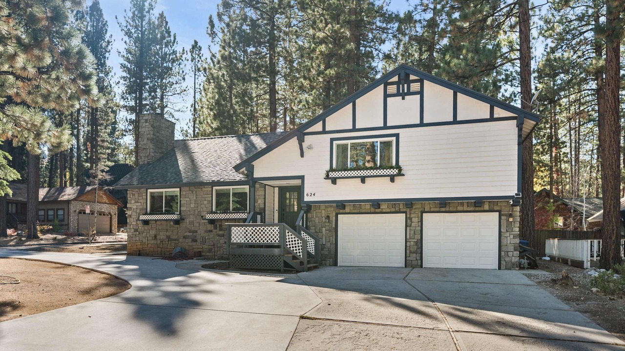 Photo of Outdoor in Summit Estates