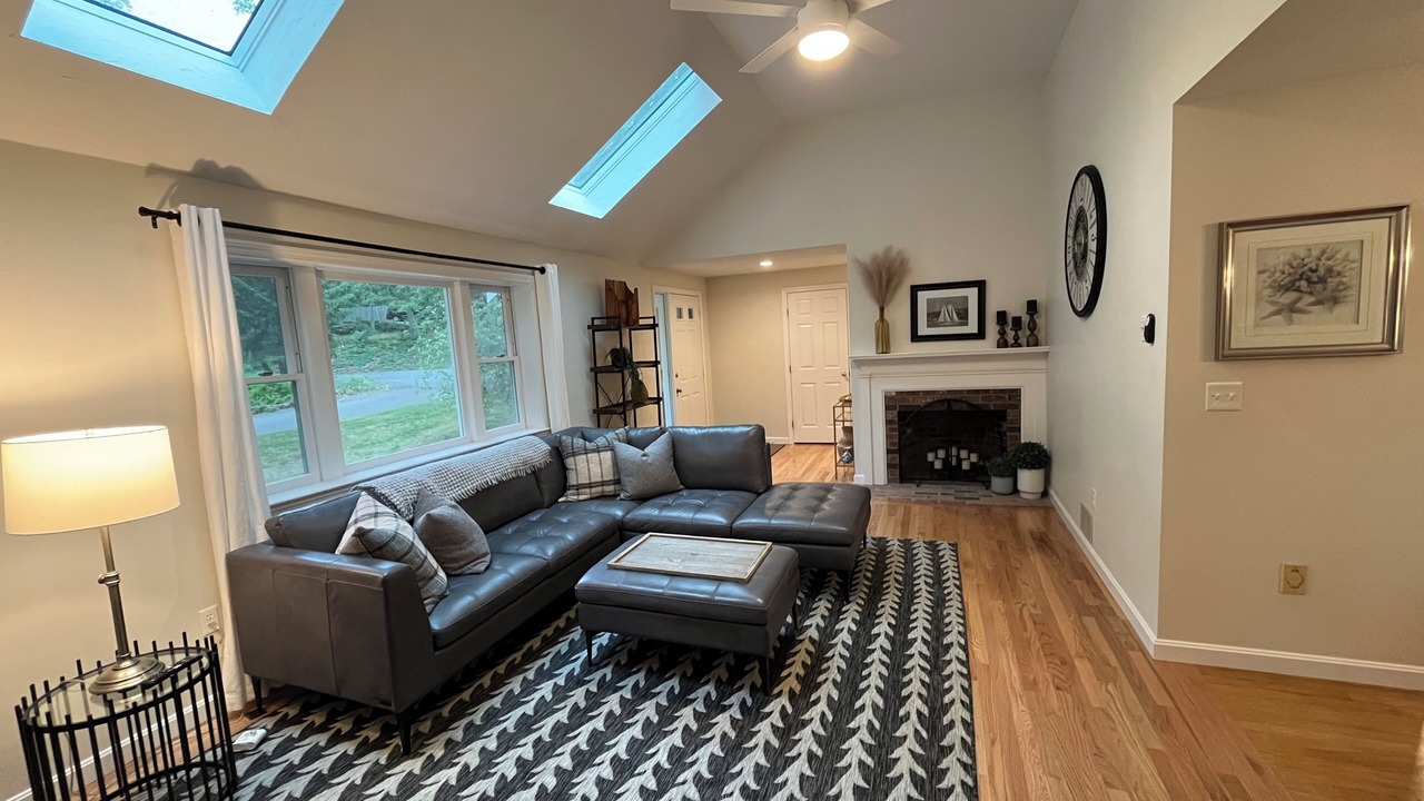 Photo of Livingroom in West Barnstable