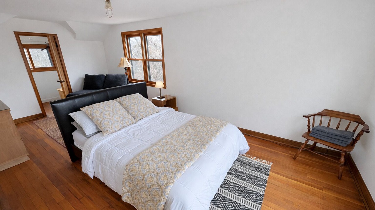 Photo of Bedroom in Mendota Heights