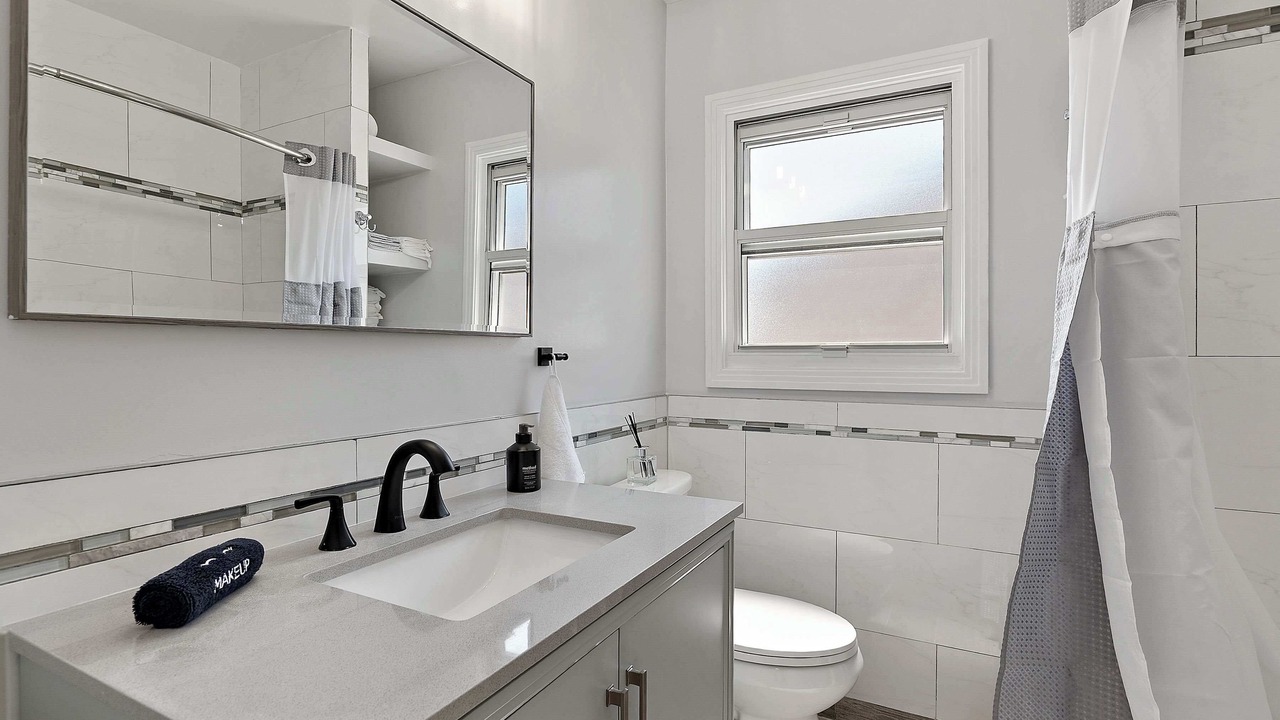 Photo of Bathroom in Los Angeles