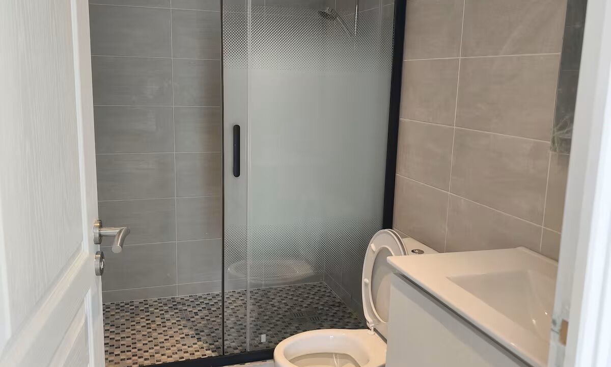 Photo of Bathroom in Chaville
