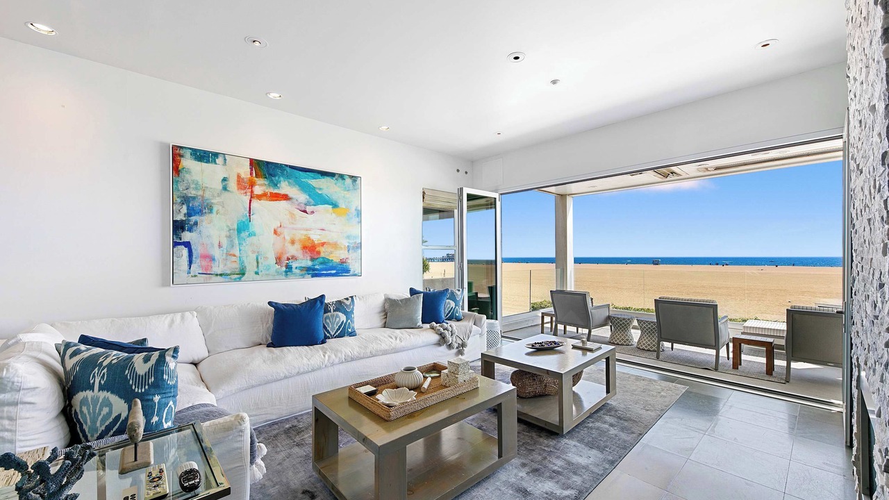 Photo of Livingroom in Downtown