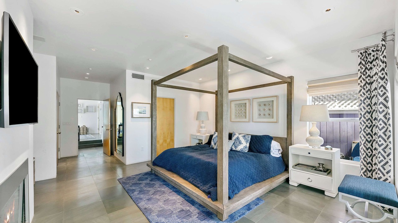 Photo of Bedroom in Downtown