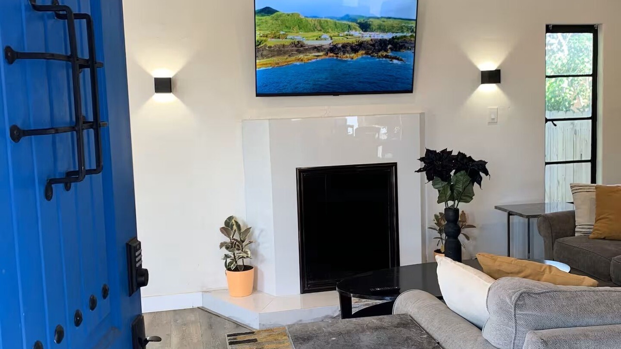 Photo of Livingroom in Westmont