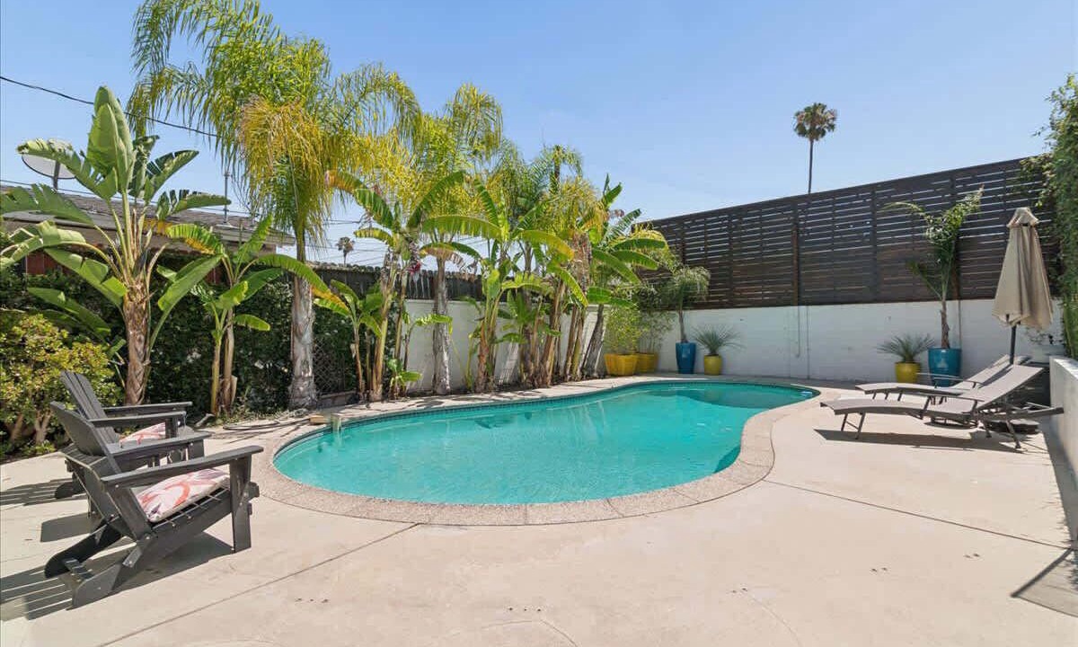 Photo of Outdoor in Valley Glen