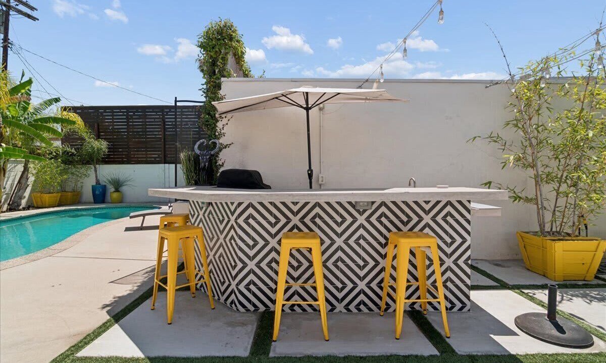 Photo of Outdoor in Valley Glen