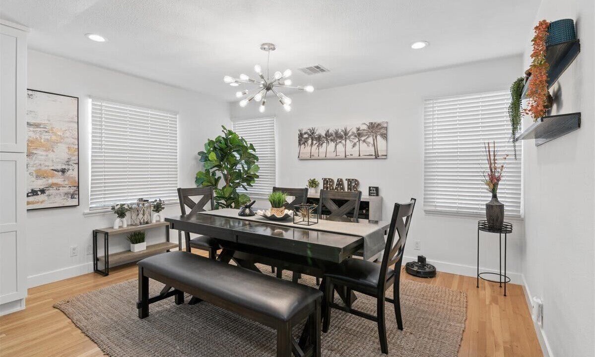 Photo of Bedroom in Valley Glen
