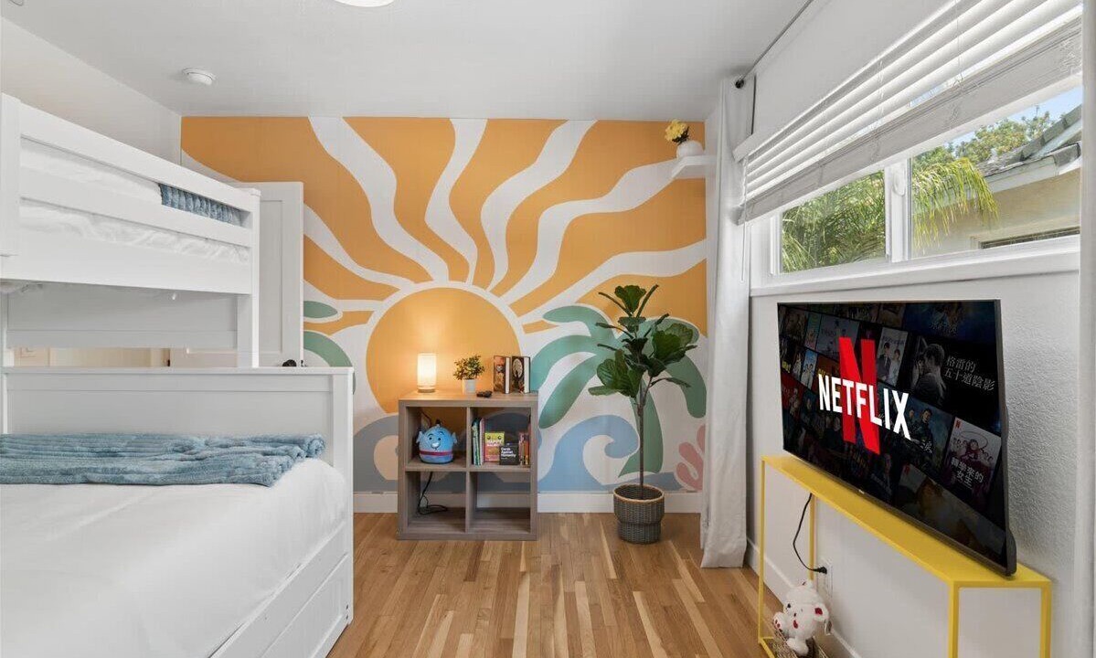 Photo of Bedroom in Valley Glen