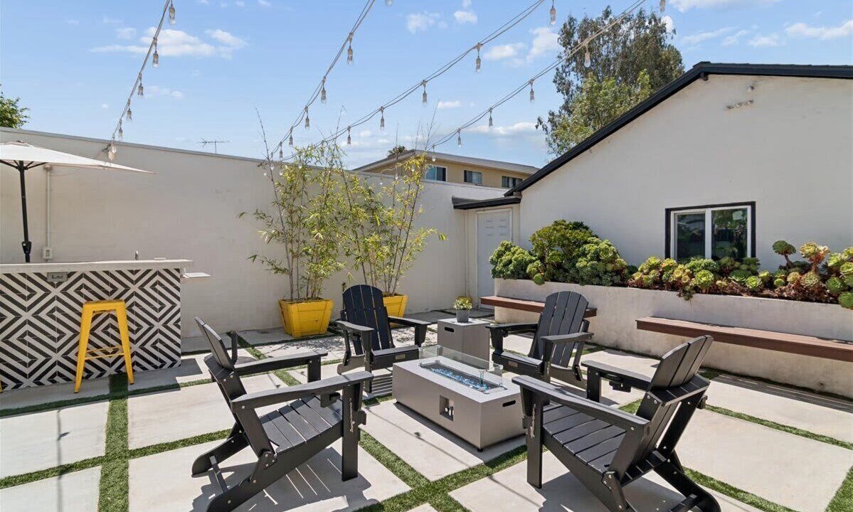 Photo of Outdoor in Valley Glen