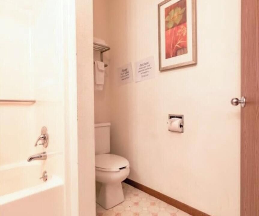 Photo of Bathroom in Harlan
