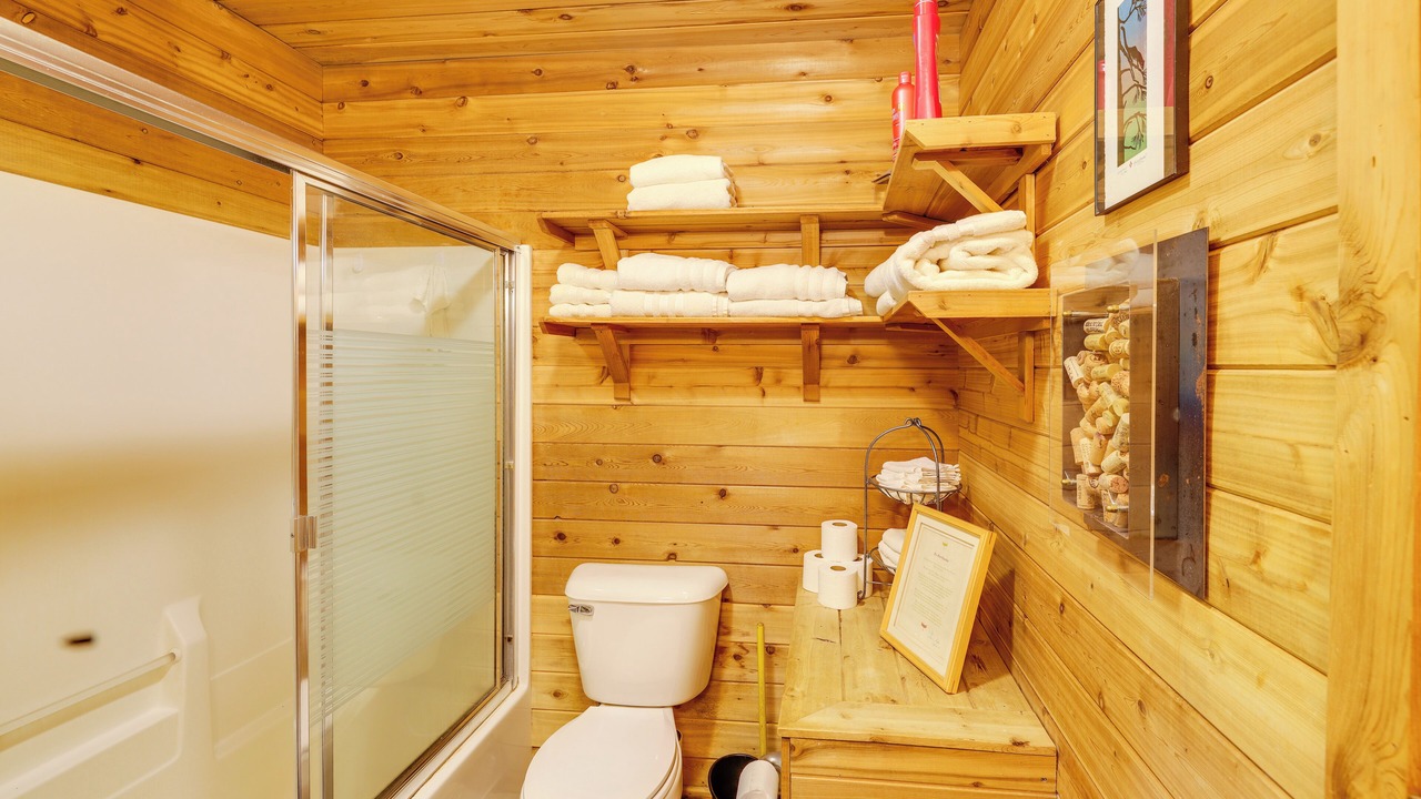 Photo of Bathroom in Hill