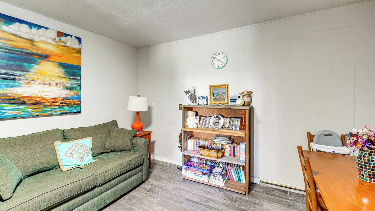 Photo of Livingroom in Gautier
