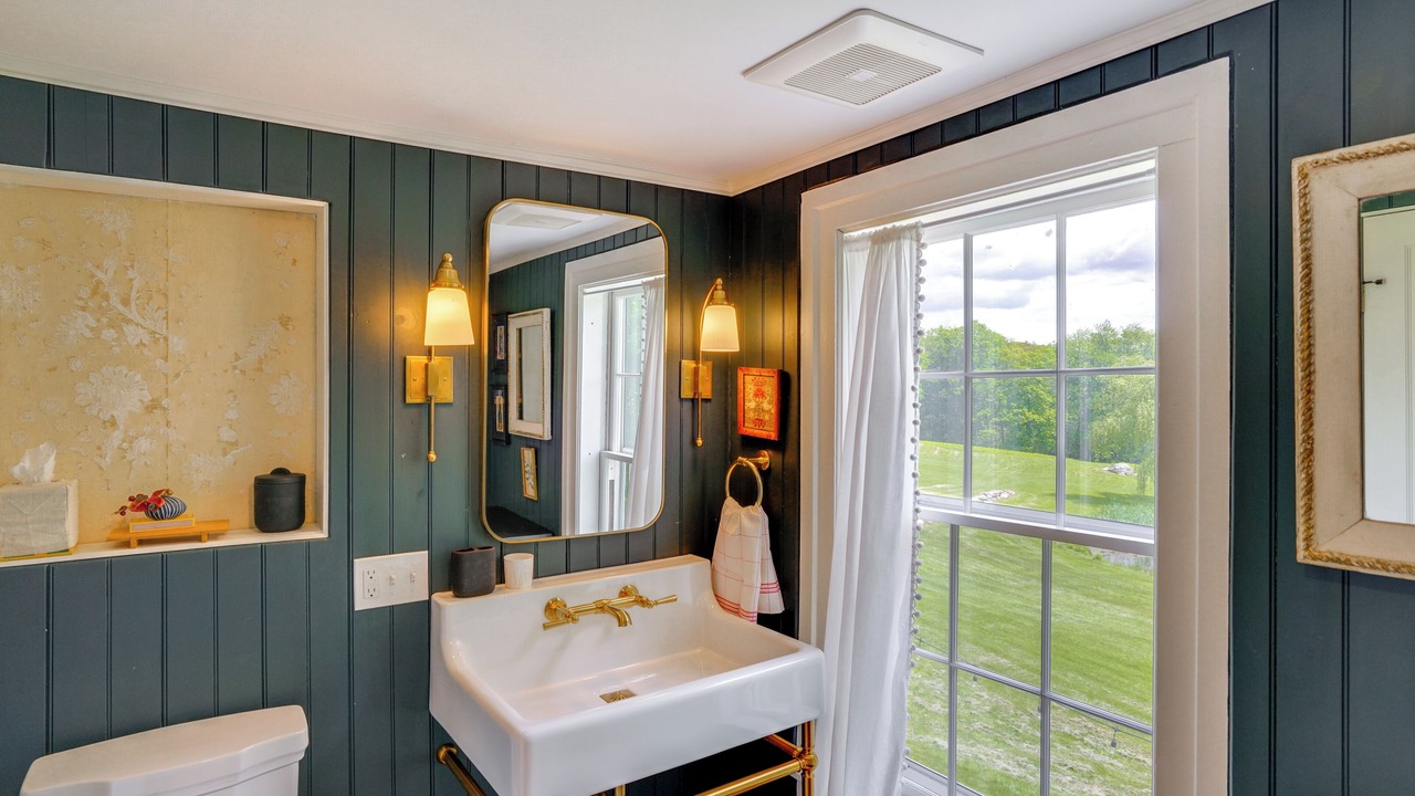 Photo of Bathroom in Middlefield