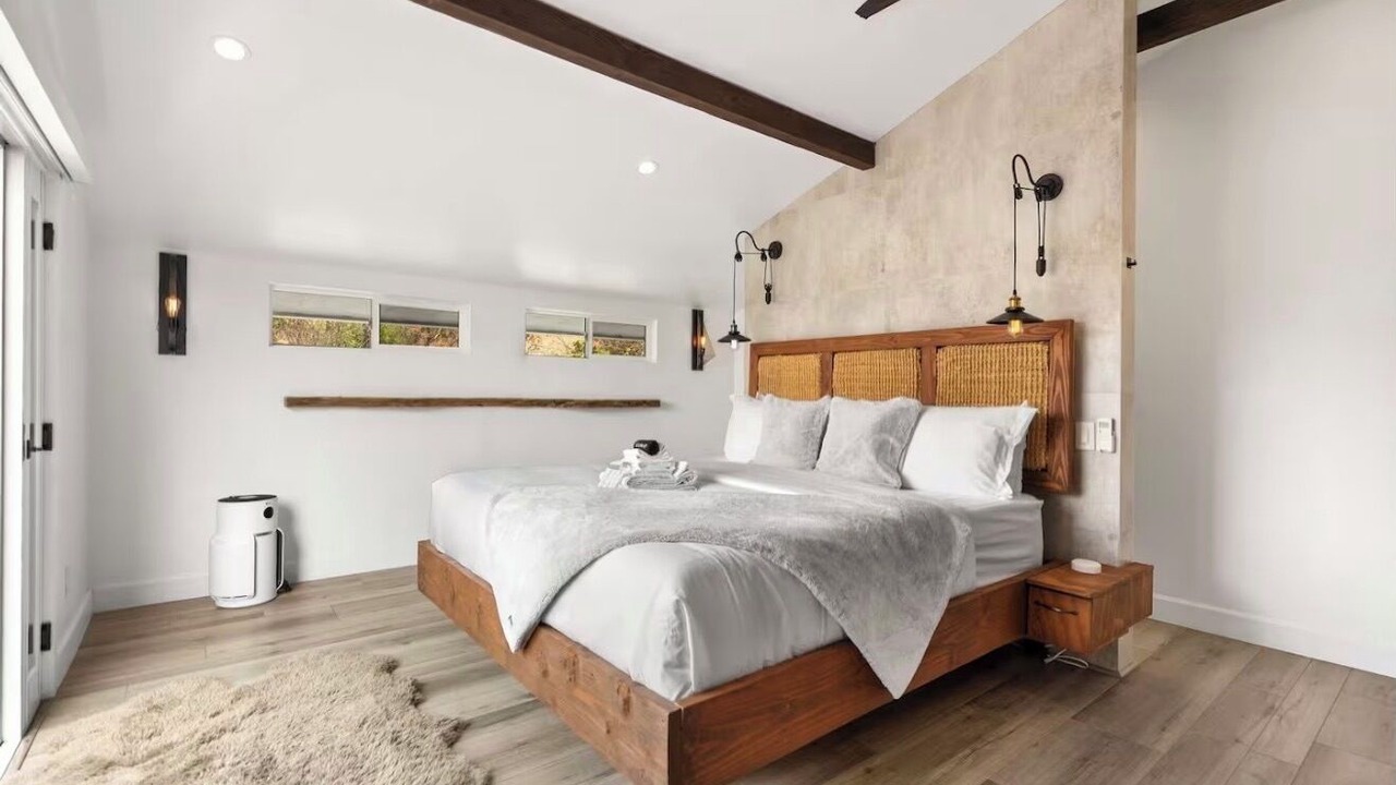 Photo of Bedroom in Pacific Palisades