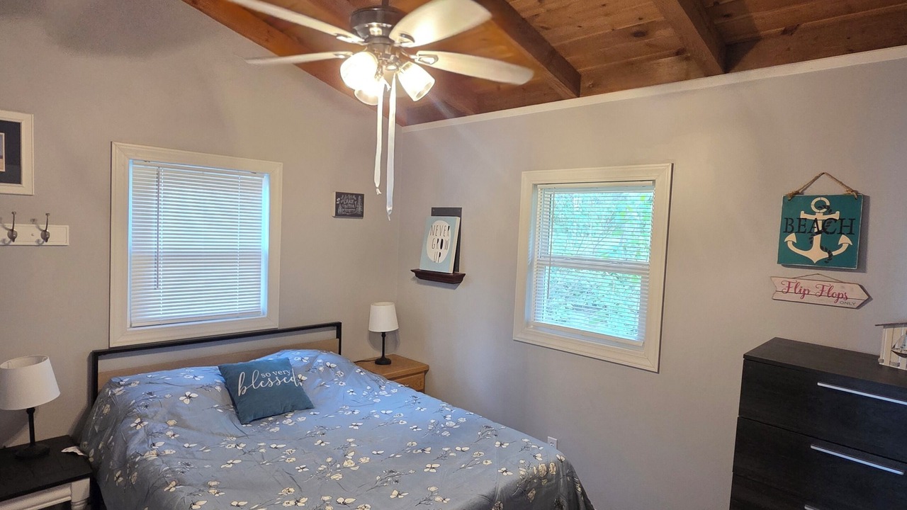 Photo of Bedroom in Emily