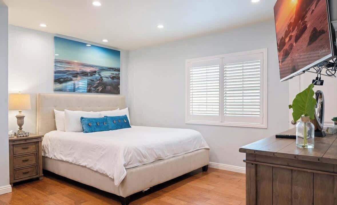 Photo of Bedroom in Lake Balboa
