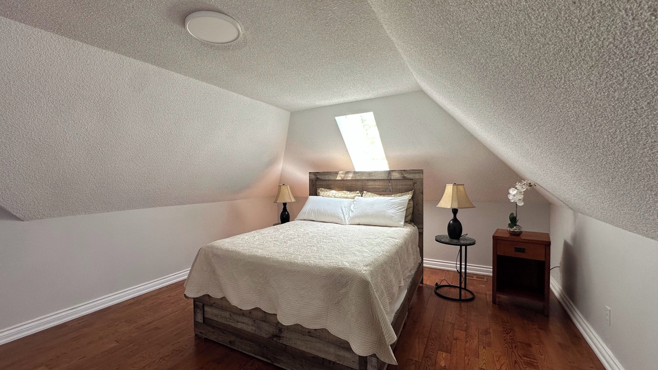 Photo of Bedroom in Colborne