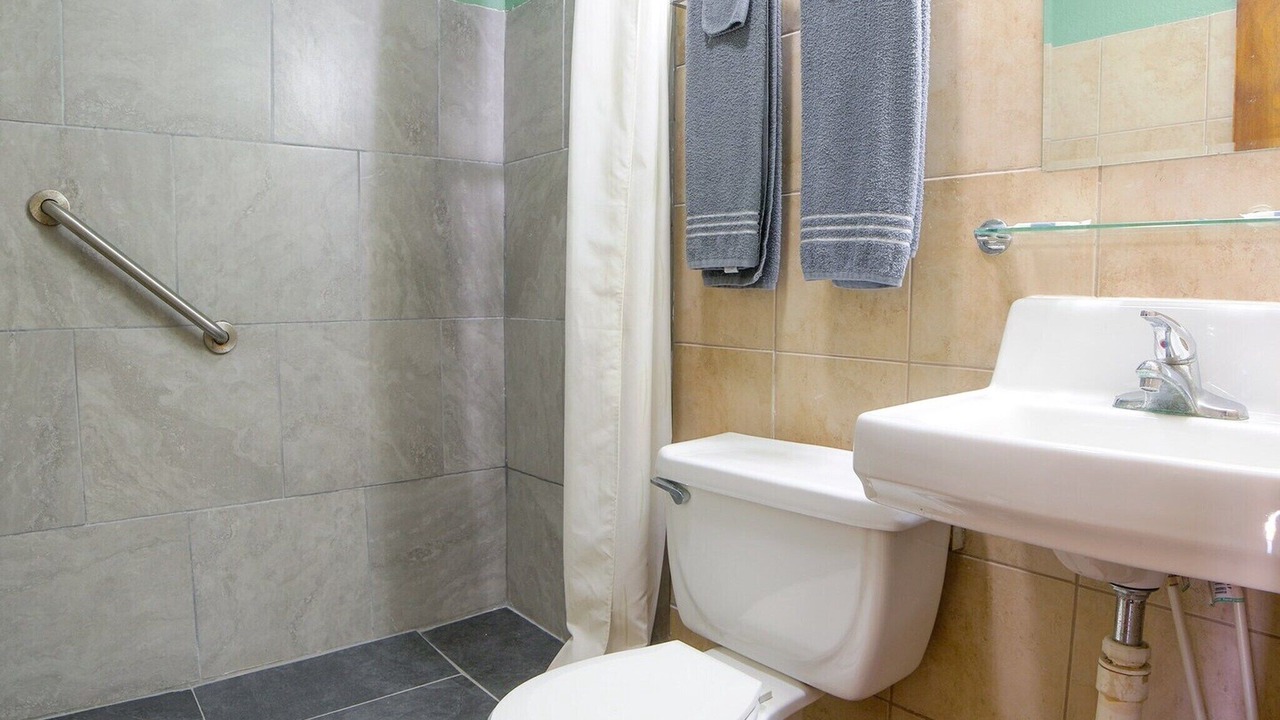 Photo of Bathroom in Lockport