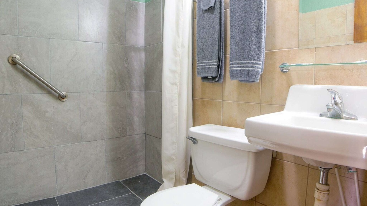 Photo of Bathroom in Lockport