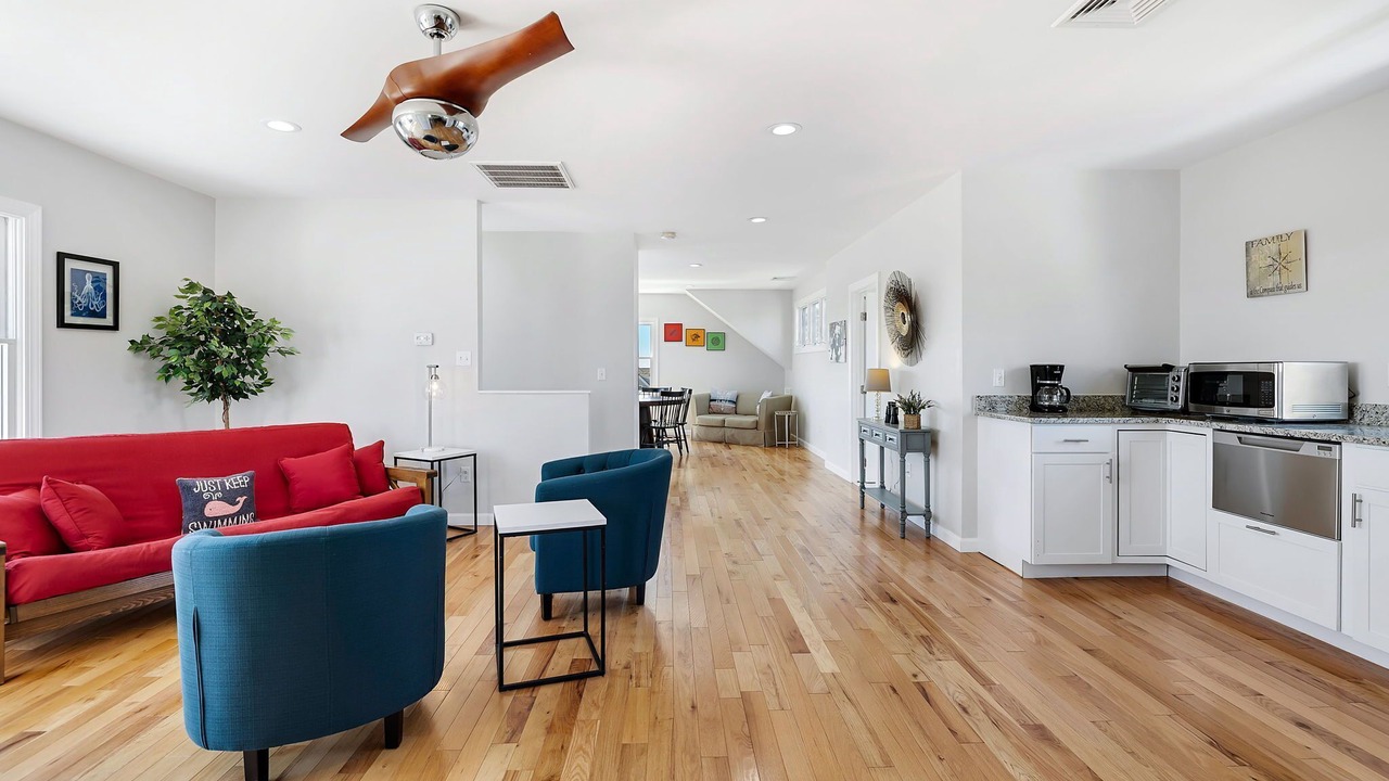 Photo of Livingroom in Popponesset
