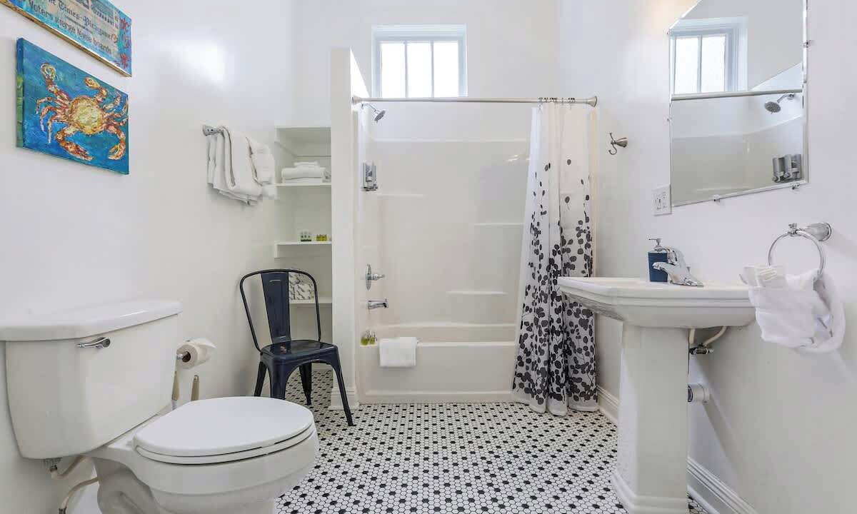 Photo of Bathroom in Freret