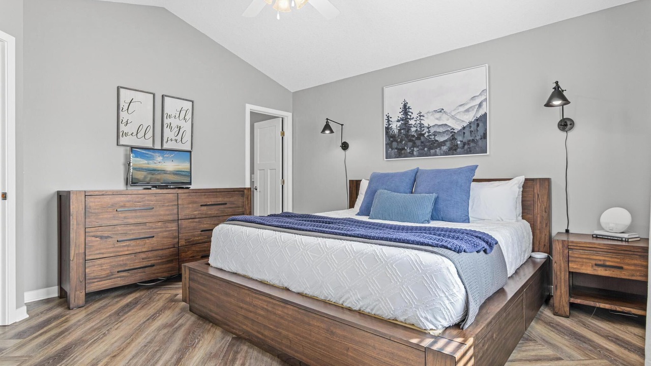 Photo of Bedroom in Blaine