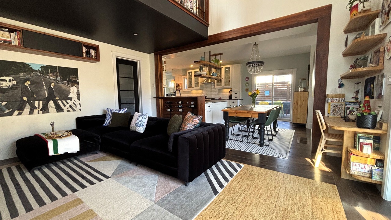 Photo of Livingroom in Kingston