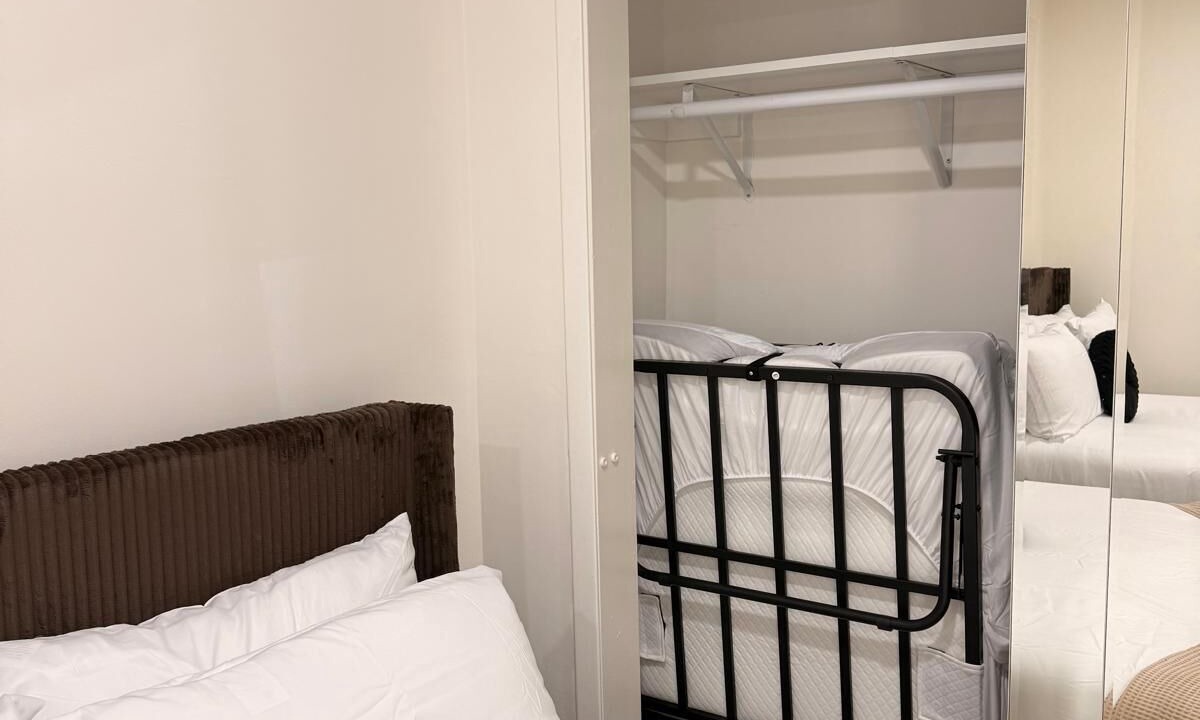 Photo of Bedroom in Pico - Robertson