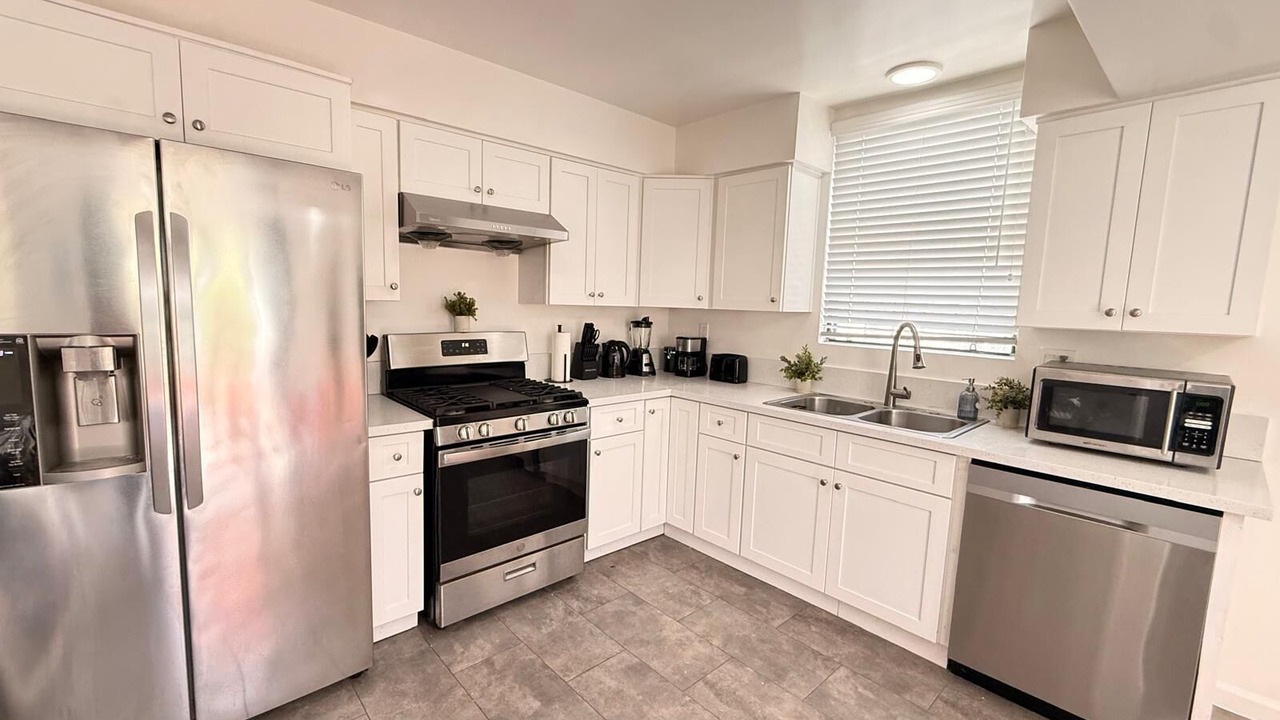 Photo of Kitchen in Pico - Robertson