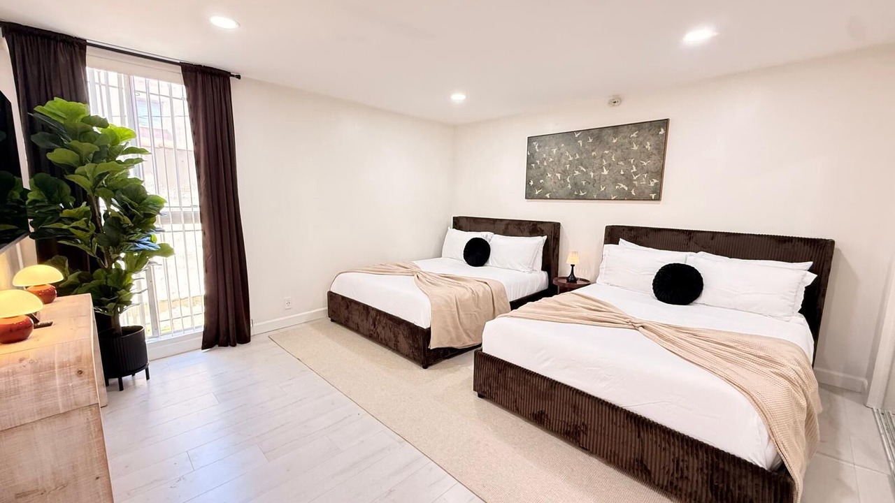 Photo of Bedroom in Pico - Robertson