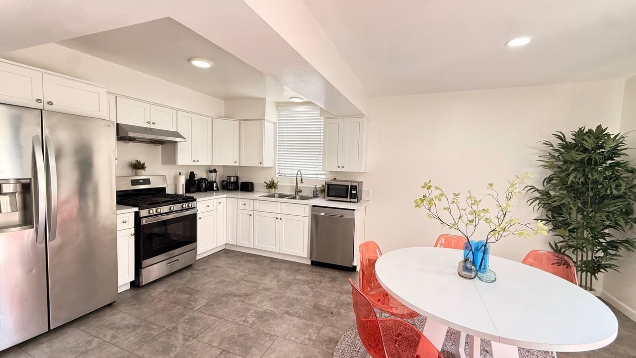 Photo of Kitchen in Pico - Robertson
