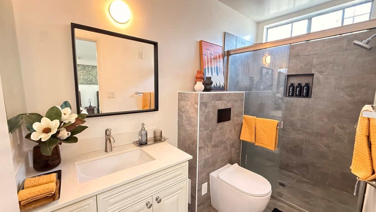 Photo of Bathroom in Pico - Robertson