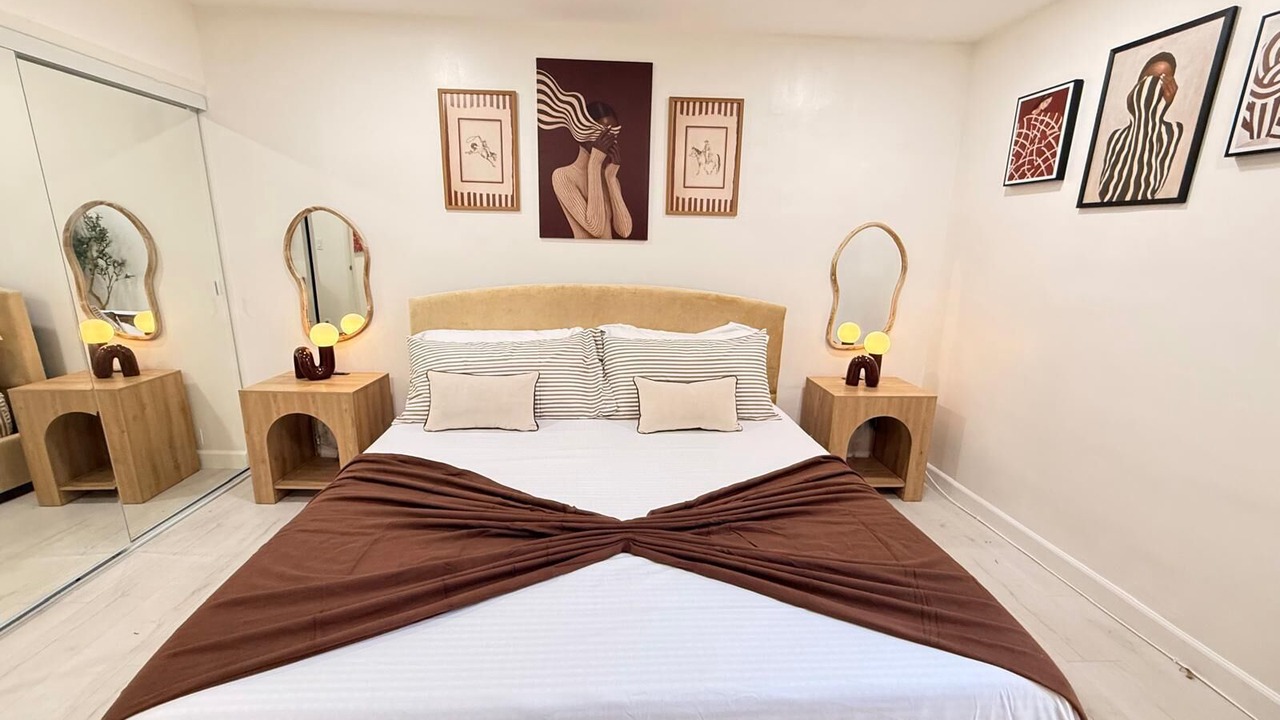 Photo of Bedroom in Pico - Robertson