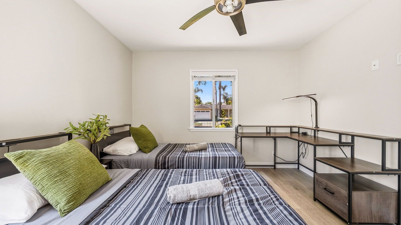 Photo of Bedroom in Toluca Lake