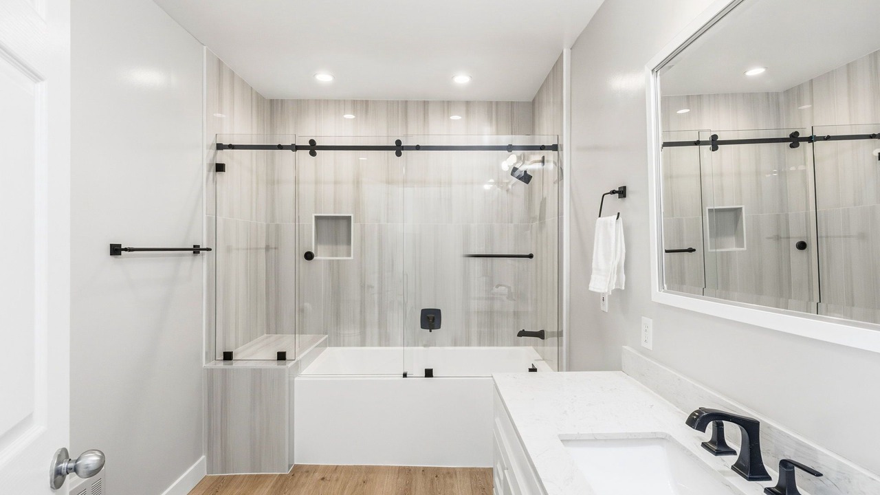 Photo of Bathroom in Toluca Lake