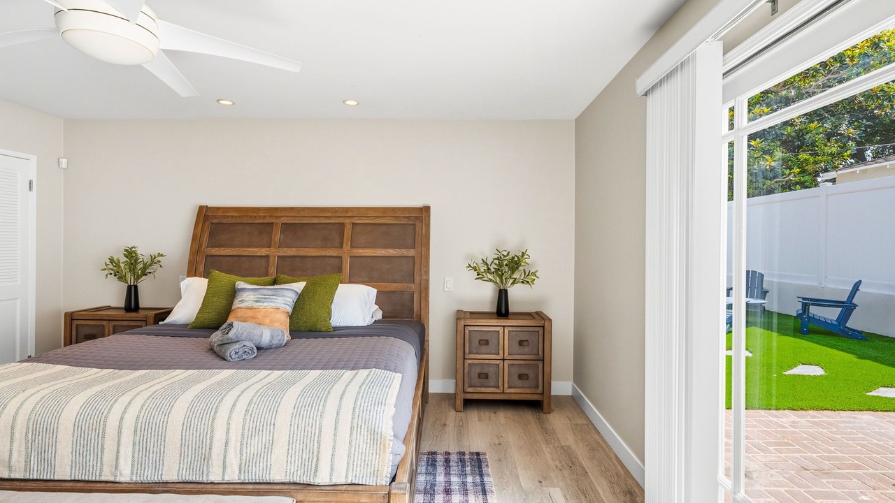 Photo of Bedroom in Toluca Lake