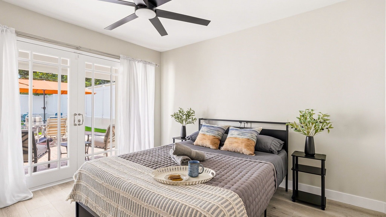 Photo of Bedroom in Toluca Lake