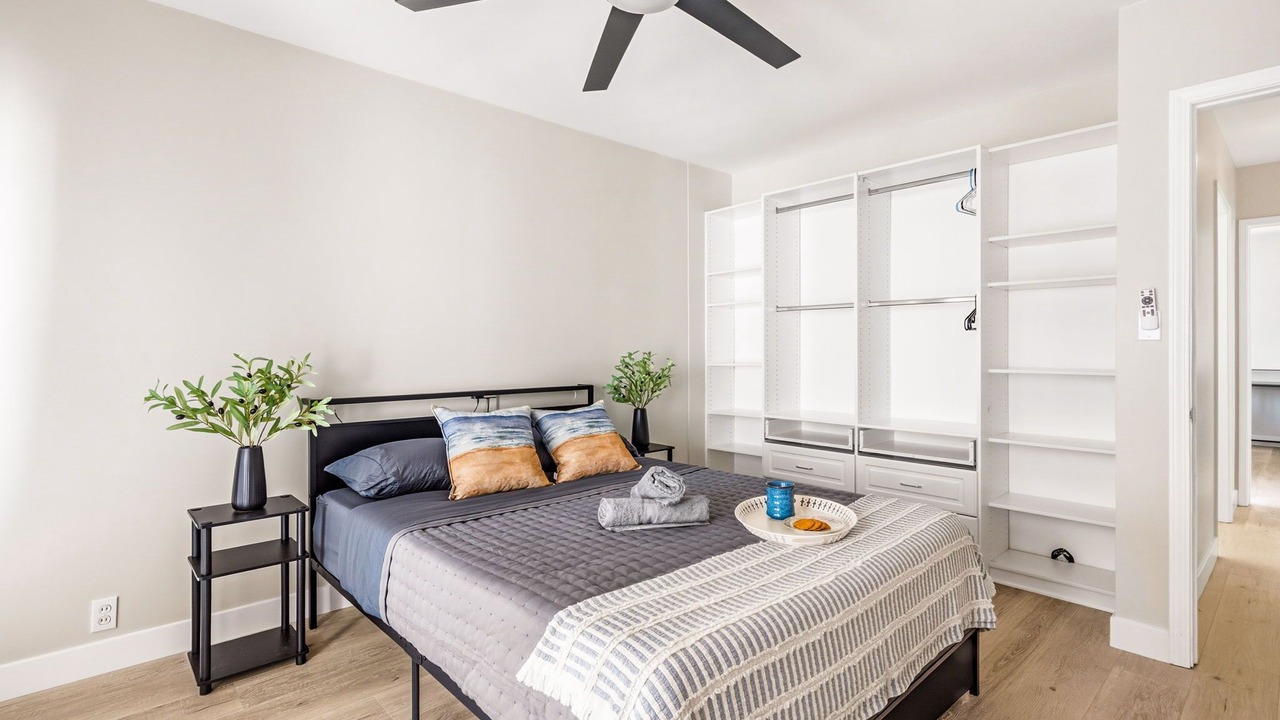 Photo of Bedroom in Toluca Lake