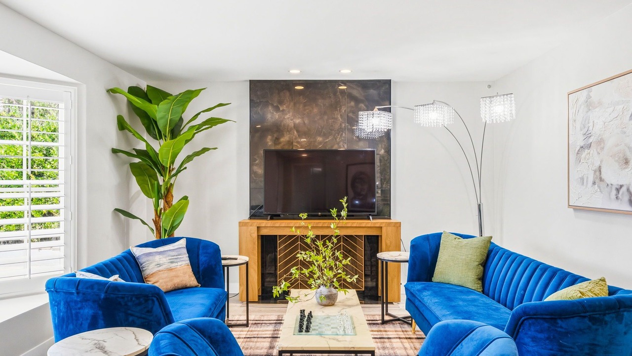 Photo of Livingroom in Toluca Lake