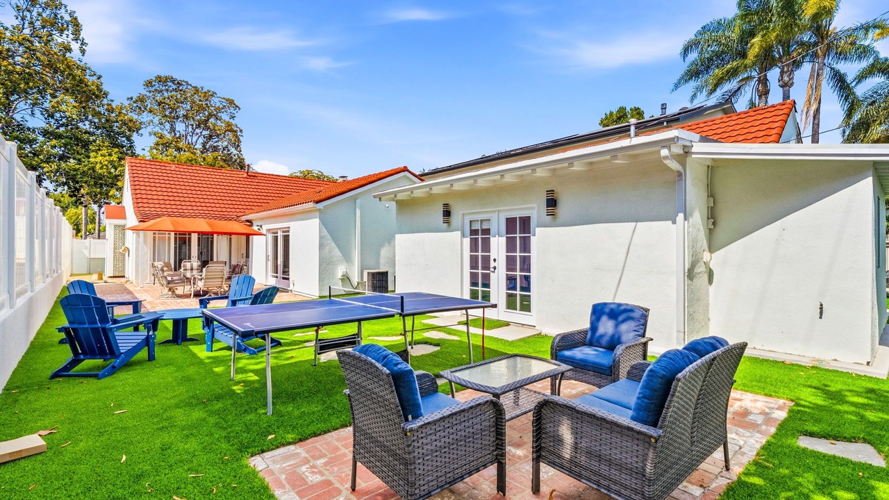 Photo of Outdoor in Toluca Lake