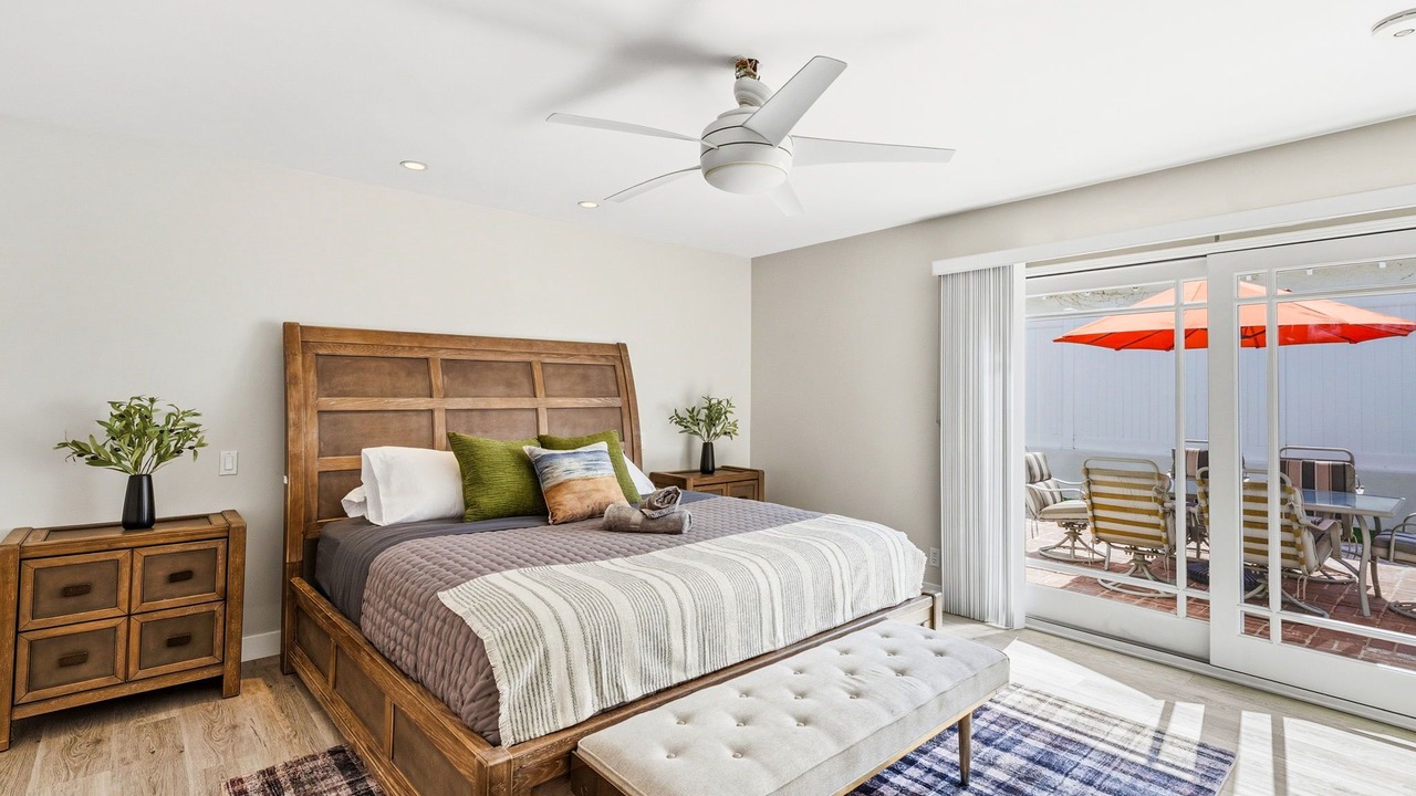 Photo of Bedroom in Toluca Lake