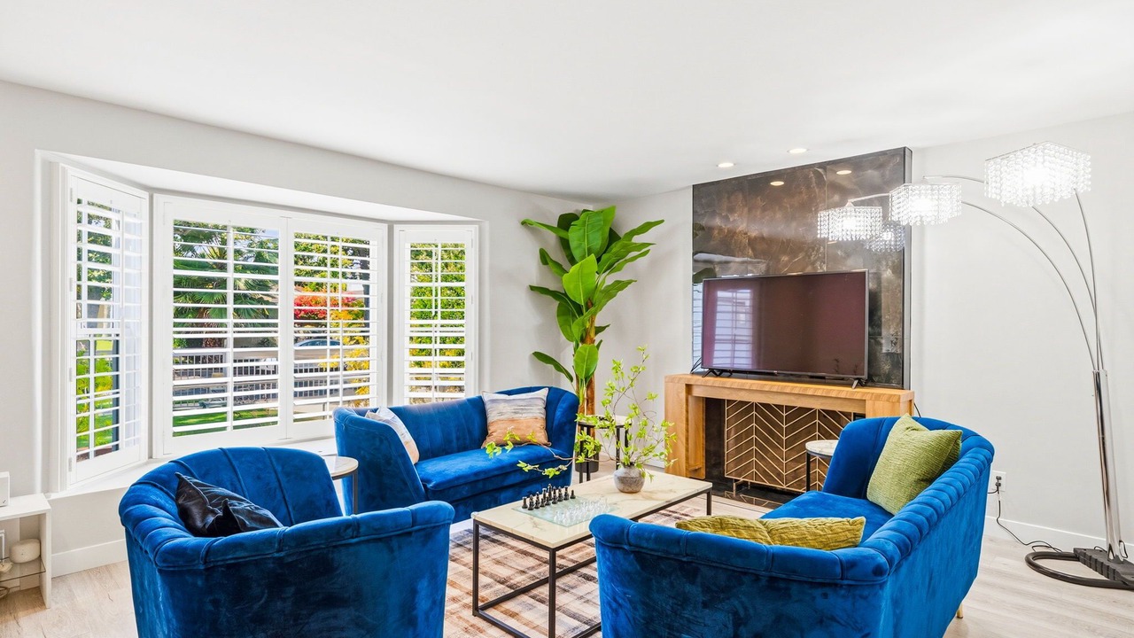 Photo of Livingroom in Toluca Lake