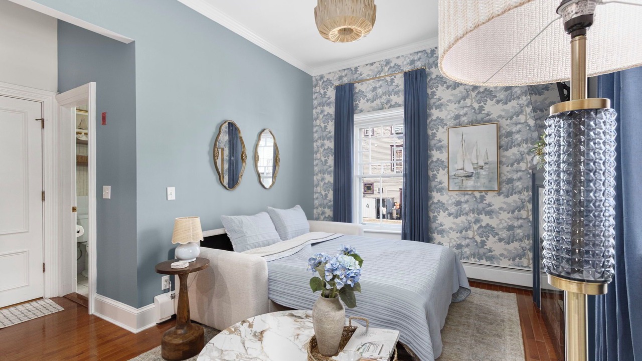 Photo of Bedroom in Top of the Hill
