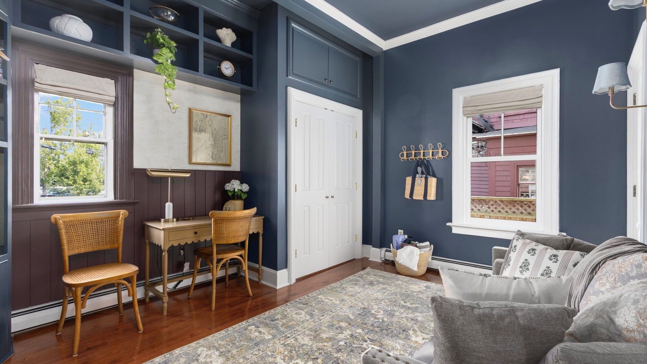 Photo of Livingroom in Top of the Hill