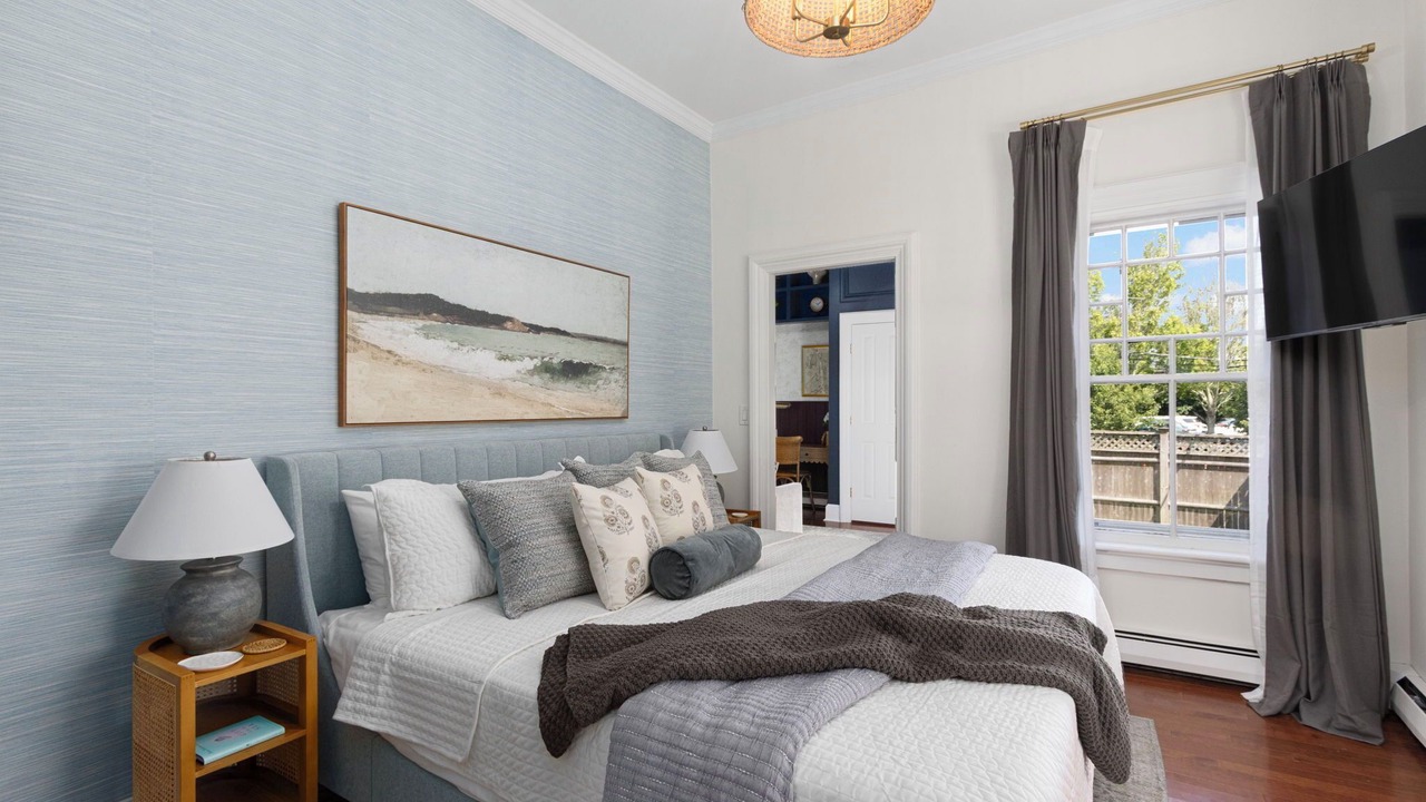 Photo of Bedroom in Top of the Hill