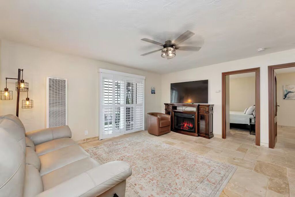 Photo of Livingroom in Hollywood Beach