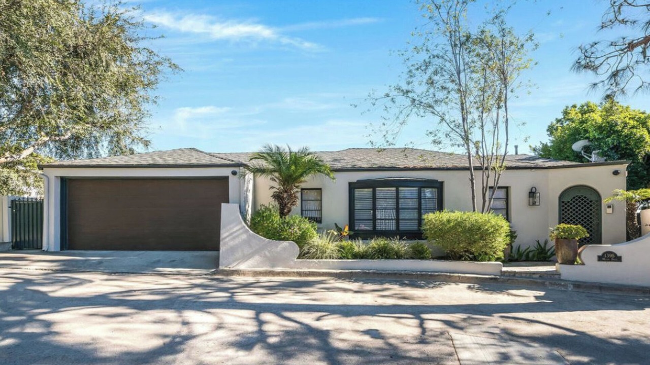 Photo of Outdoor in Hollywood Hills West