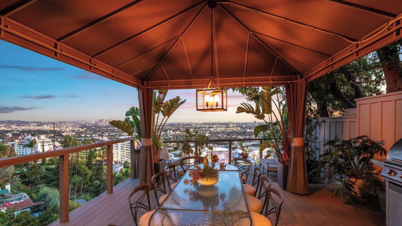 Photo of Outdoor in Hollywood Hills West