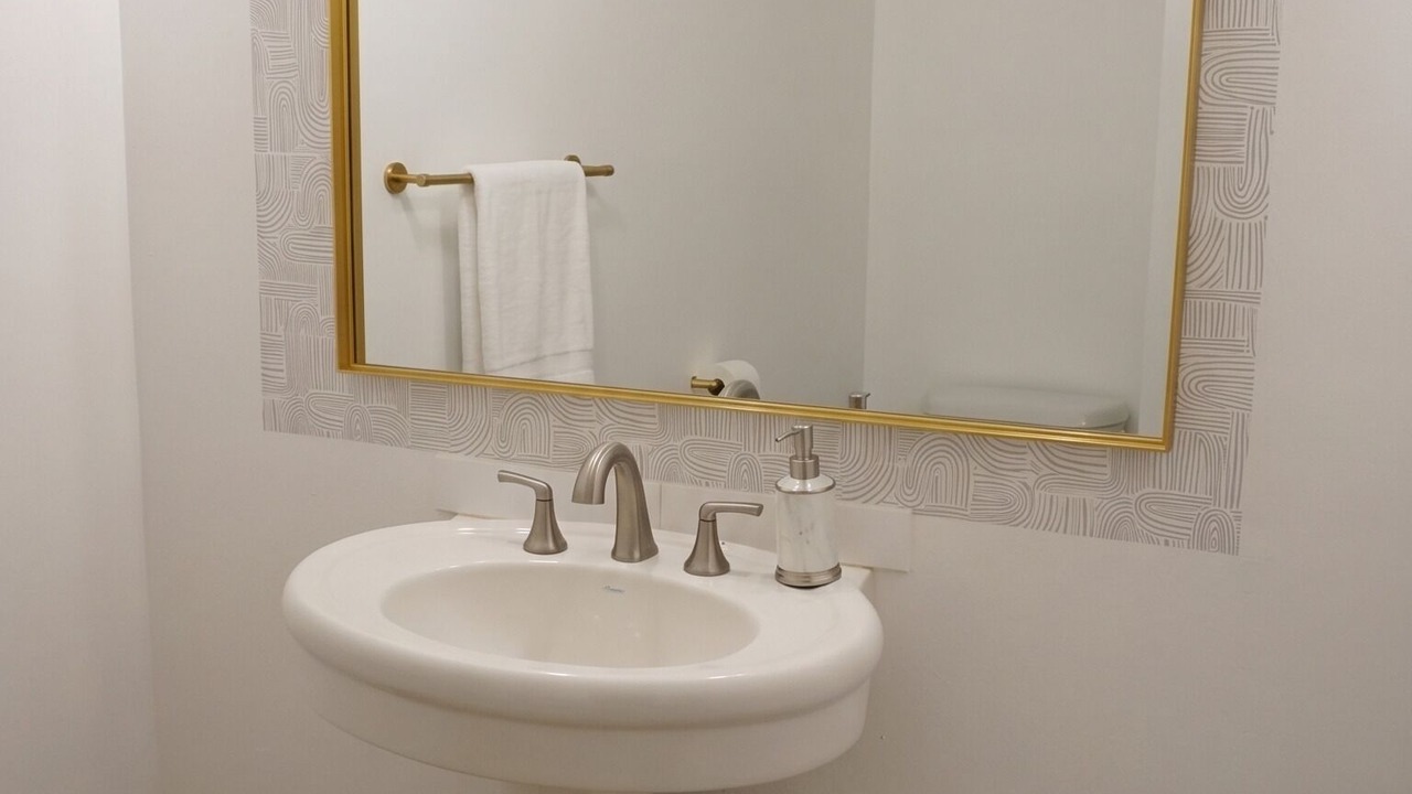 Photo of Bathroom in Valley Glen